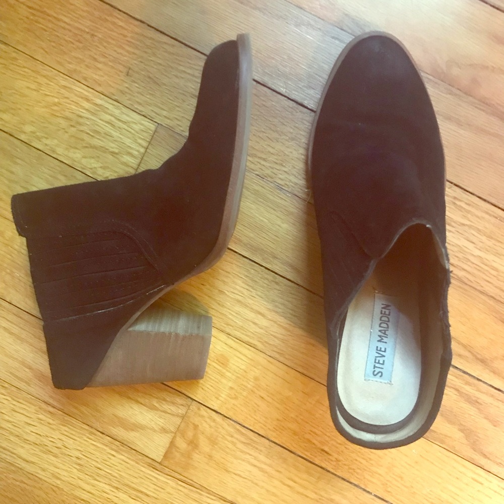 Steve Madden suede slip ons ✨